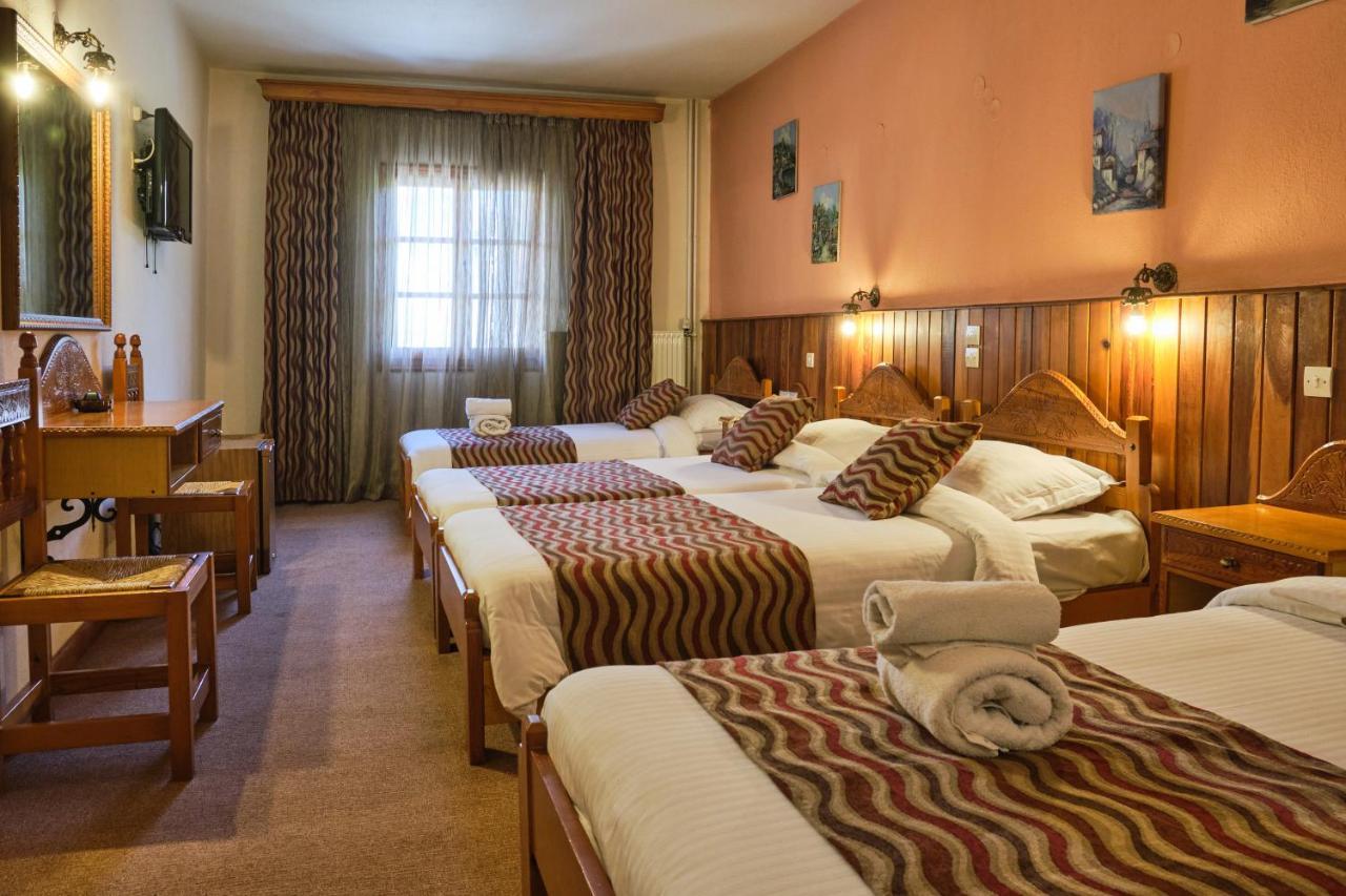 Hotel Victoria 멧소보 외부 사진